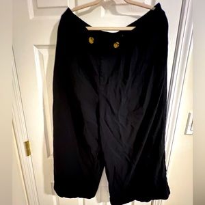 WHO WHAT WEAR SIZE 16 black palazzo capris
